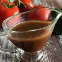 Jak zrobić sos balsamiczny do sałatki w 5 minut - proste przepisy
