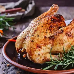 Pieczenie kurczaka w piekarniku ile stopni? Oto idealna temperatura